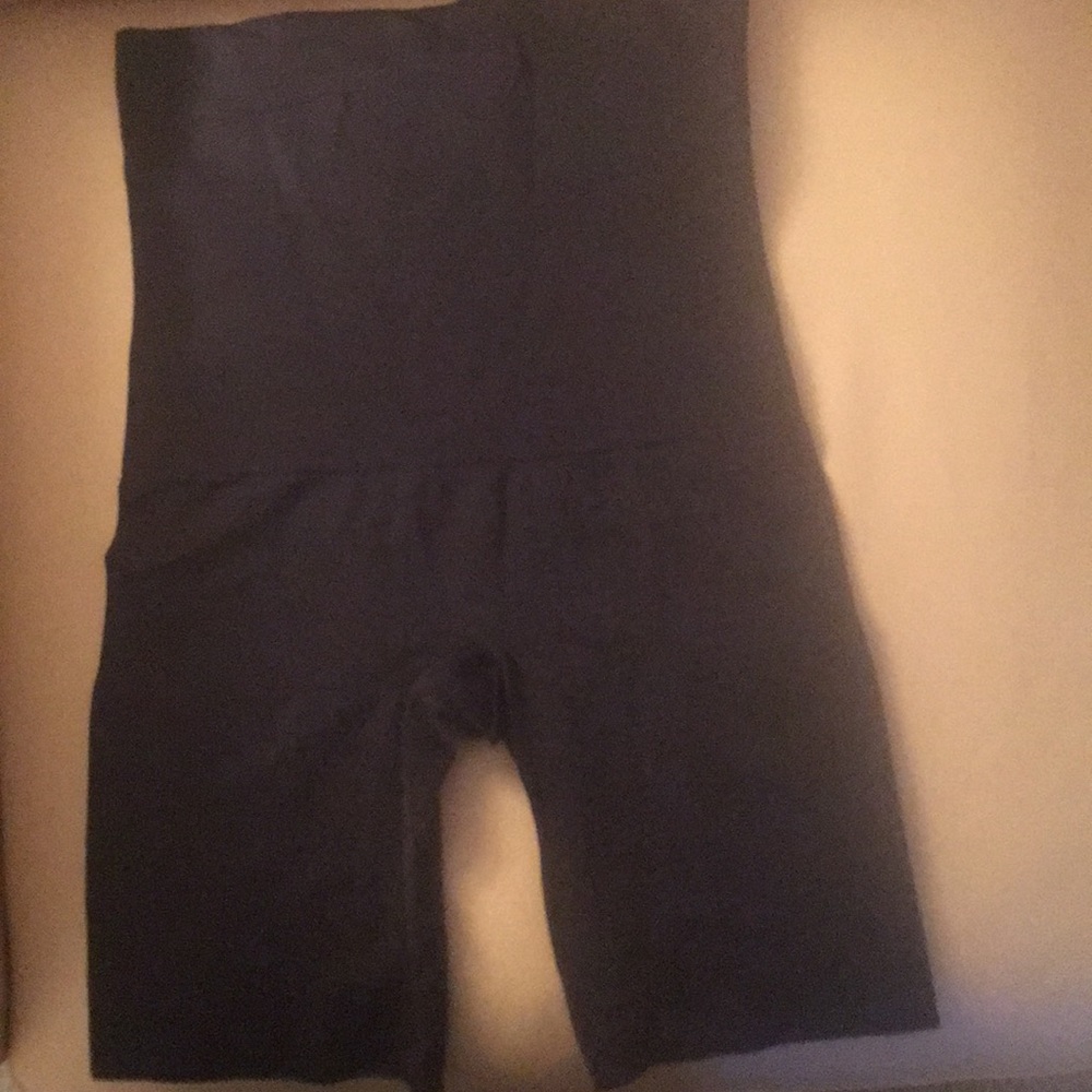 Maidenform Seamless high waist thigh slimmer.